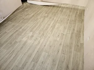 Укладка линолеума в комнате в Санкт-Петербурге — фото выполненной работы 1